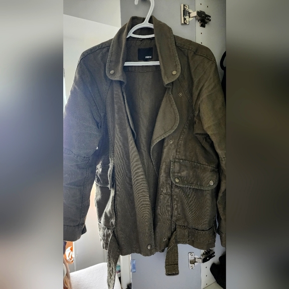 Wilfred Rayder cargo jacket - Picture 3 of 11